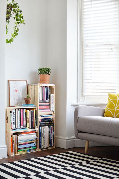 Crate Bookcase, Architecture 101, Crate Bookshelf, Bookcase Diy, Diy Apartment Decor, Casa Vintage, Bookshelves Diy, Trendy Home Decor, In The Corner