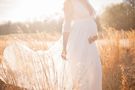 Boho Maternity Photos, Bump Photography, Baby Bump Photoshoot, Maternity Photography Poses Outdoors, Outdoor Maternity Photos, Maternity Photography Outdoors, Couple Pregnancy Photoshoot, Maternity Photoshoot Outfits, Maternity Photography Couples