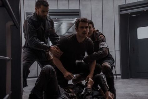 Divergent Characters, Divergent Aesthetic, Lost Characters, Theo James Divergent, Tony Stark Wallpaper, Divergent Memes, Dystopian Book, Red Shadow, Dystopian Aesthetic