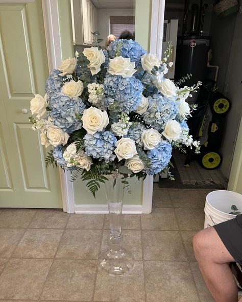 I absolutely loved putting this together for our wedding back in August! Blue and white combinations will always be my favorite!😍🥰 #DIY #DIYweddingflowers #hydrangeas #whiteroses #weddings #MIflorist Hydrangea Wedding Flowers Centerpieces, White Roses And Blue Hydrangeas, Wedding Ideas Flowers Decoration, Blue Flower Wedding Centerpieces, Blue Wedding Decorations Receptions, Wedding Light Blue Theme, Blue Hydrangea Wedding Centerpieces, Wedding With Hydrangeas, Altar Wedding Flowers