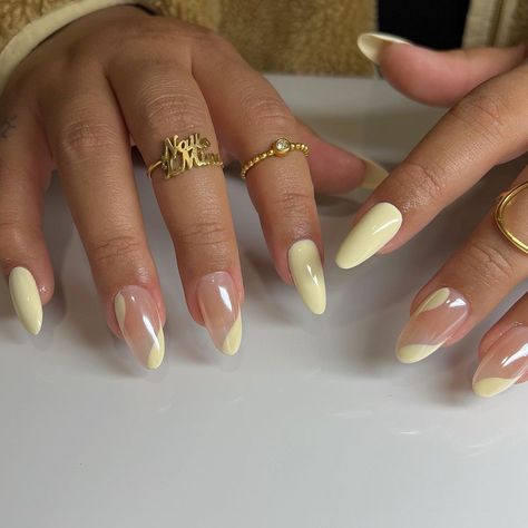 40 Simple 2023 Nail Designs to Inspire You Simple Flower Nail Art Designs, Simple Flower Nail Art, Summer Yellow Nails, Flower Nail Art Designs, Classy Almond Nails, Donut Nails, Nail Art Designs For Beginners, Hoco Nails, Yellow Nail Art