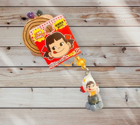 Rare y2k peko-chan beaded gotochi charm Keychain Peko Chan, Charm Keychain, Silver Spring, Collectible Dolls, Dollhouse Miniatures, Ideal Gift, Doll House, Art Collection, Miniatures