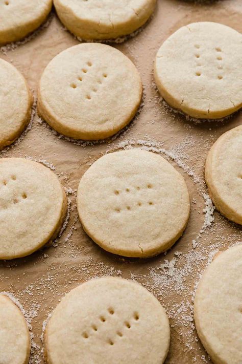 Grandma’s Shortbread Cookies are buttery, flaky, sweet (but not too sweet!) and melt-in-your-mouth cookies! This recipe is from my husband’s great grandmother and his family — and now ours — has been making this recipe for years. It’s the best shortbread recipe! Shortbread Cookies With Cornstarch, Soft Gingersnap Cookies, Business Cookies, Best Shortbread, Scottish Shortbread Cookies, Best Shortbread Cookies, The Perfect Chocolate Chip Cookie, Christmas Cookies Bars, Yummy Baked Goods