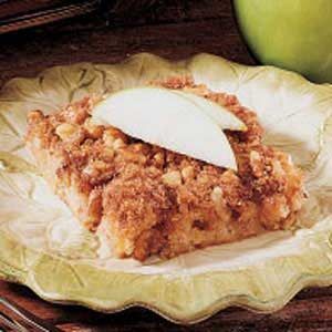 Pan Bars, Walnut Squares, Walnut Bars, Crescent Roll Dessert, Apple Dishes, Apple Walnut, Square Recipes, Apple Dessert, Apple Dessert Recipes