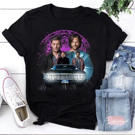 LeleArtworks - Etsy Supernatural Shirt, Style T Shirts, Brothers Shirts, Winchester Brothers, Tee Shirt Designs, Vintage Shirt, Unisex Style, Winchester, Vintage Tees