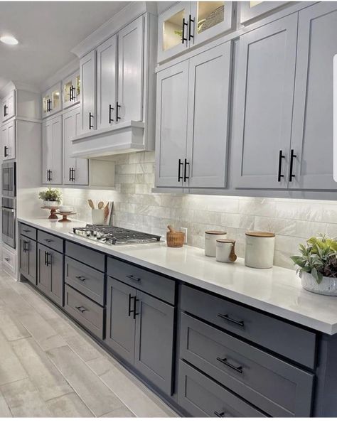 Modern Grey Kitchen, Kitchen Hood Design, Серая Кухня, Grey Kitchen Designs, Kabinet Dapur, Kitchen Redesign, Gray Cabinets, Kitchen Cabinets Decor, Grey Kitchen Cabinets