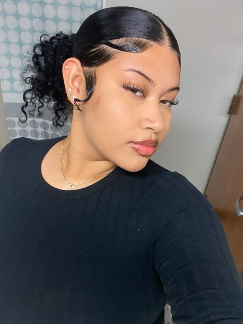 Middle Part Slick Ponytail Weave, Middle Part Bun With Edges, Slick Back Ponytail Hairstyles, Slick Back Bun, Slick Ponytail, Slicked Back Ponytail, Curly Bun Hairstyles, Highlights Curly Hair, Natural Hair Bun Styles