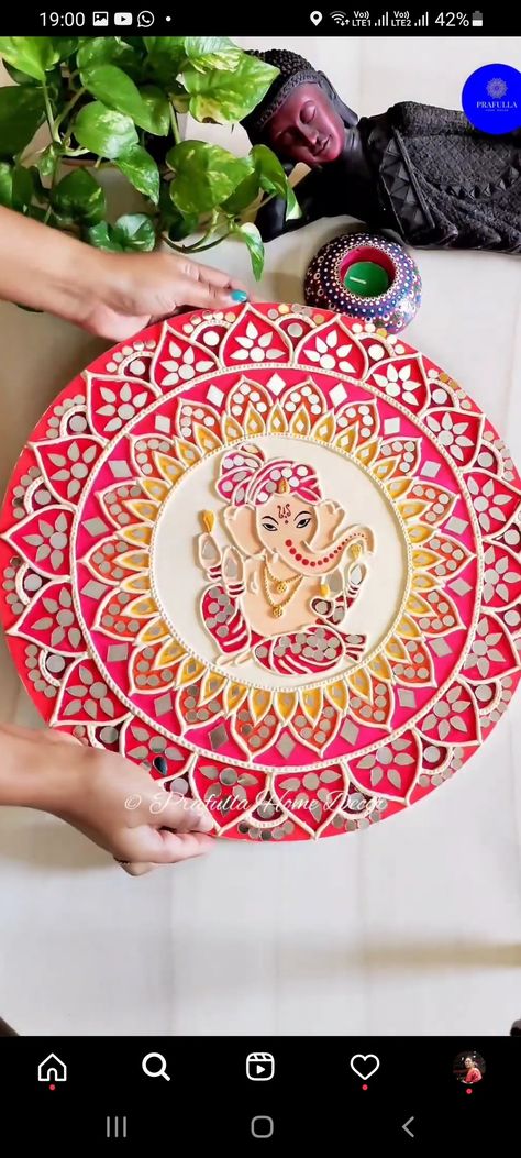 Mandir Mandala Art, Lipan Art Ganpati, Ganpati Lippan Art Mirror, Lord Ganesha Lippan Art, Lipan Art Ganesha, Shiv Parvati Lippan Art, Ganpati Bappa Lippan Art, Shiv Ji Lippan Art, Unique Lippan Art Design