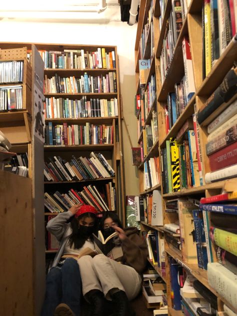 Book Date With Bestie, Nerd Friends Aesthetic, Photoshoot In Bookstore, Bookstore Photoshoot, Reading Date, Library Date, You Are My Moon, Library Aesthetic, Up Book