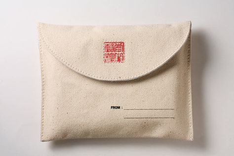 Fabric Envelope, Shirt Packaging, Clothing Packaging, Small Business Packaging Ideas, Handmade Packaging, Small Business Packaging, Packing Design, Luxury Packaging, Paper Packaging