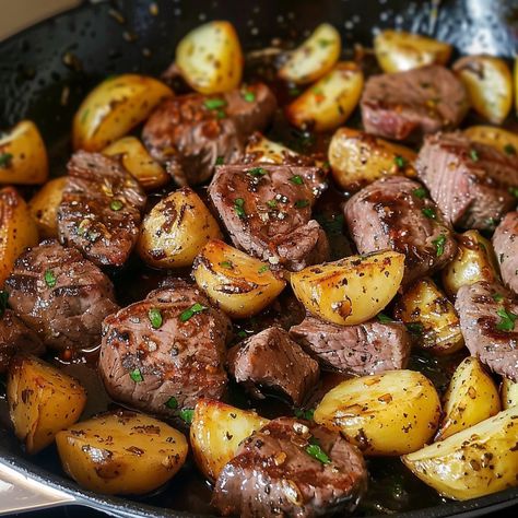 Easy Garlic Butter Steak and Potatoes Skillet with juicy seared steak and crispy roasted potatoes all oven baked in one pan. Nothing goes together better Easy Recipes For Family, Steak And Potatoes Skillet, Butter Steak And Potatoes, Garlic Butter Steak And Potatoes, Potatoes Skillet, Crispy Roasted Potatoes, Steak Dinner Recipes, Steak And Potatoes, Steak In Oven