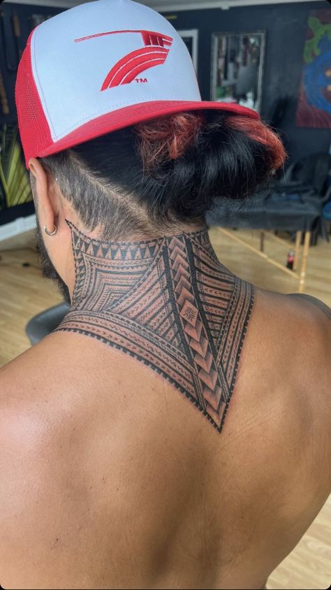 Polynesian Neck Tattoo Men, Polynesian Back Tattoo Designs, Back Polynesian Tattoo, Samoan Neck Tattoo, Chest Polynesian Tattoo Design, Samoa Tattoo, Conceptual Tattoo, Samoan Warrior Tattoo, Flower Neck Tattoo