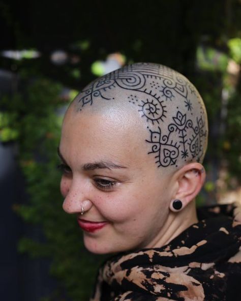 Magali Corpas on Instagram: "Thank you Lexi @twomoonstallulah for letting me adorn your skull. Top of the head done a year ago (with some touch ups) Sides are new. Done at @loveandhopetattoo" Top Of Head Tattoo, Head Tattoos Women, Bald Head Tattoo, Hairline Tattoos, Lotus Flower Art, Nape Undercut, Haircut Women, Skull Top, Shaved Undercut