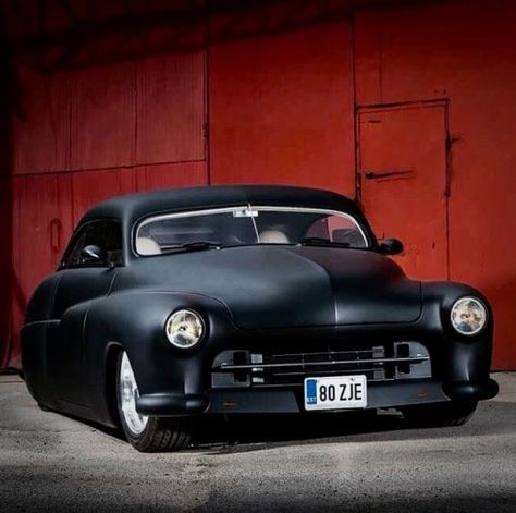 1949 Mercury Custom 1949 Mercury, Rockabilly Cars, Old Hot Rods, Low Riding, Cool Old Cars, Mercury Cars, Custom Cars Paint, Kustom Cars, Cool Car Drawings