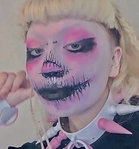 Pink Corpse Paint, Creepy Fairy, Lisa Rowe, Jazmine Bean, Corpse Paint, Indie Makeup, Jazmin Bean, Punk Rock Fashion, Bean Casserole