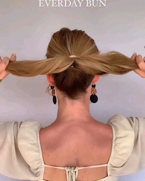 Stylish Hair Styles For Long Hair, Long Hair Styles Women, Simple Updos For Long Hair, Simple Bun Hairstyles, Sandy Hair, Renn Faire, Easy Bun Hairstyles For Long Hair, Hair Instagram, Simple Hairstyles