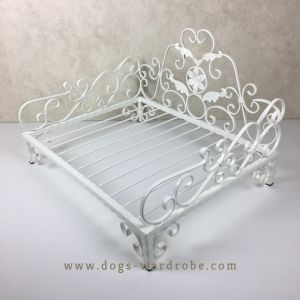 Iron Dog Bed, Bed For Dogs, Metal Daybed, Bed Legs, White Wings, Coaster Furniture, Metal Bed, Hammered Metal, Cat Wall