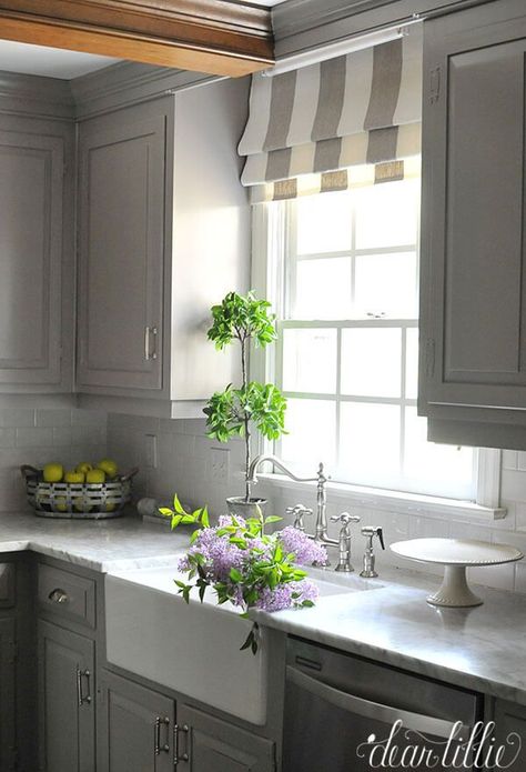 17 Creative Kitchen Window Ideas to Dress Up the Kitchen Kitchen Window Ideas, Kitchen Window Bar, Modern Kitchen Window, Kitchen Window Blinds, Kitchen Window Coverings, Window Over Sink, Kitchen Sink Window, Kitchen Window Curtains, Window Shelves