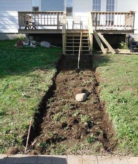 Gravel Pathway, Brick Steps, How To Build Steps, Sloped Yard, Sloped Backyard, Garden Steps, Beautiful Backyards, Back Gardens, Garden Bed