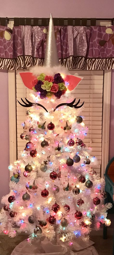 Unicorn Christmas Tree Themed Christmas Tree Ideas, Unicorn Christmas Tree, Mermaid Christmas Tree, Barbie Christmas Tree, Diy Christmas Decorations Dollar Store, Themed Christmas Tree, Adult Christmas Party, Dollar Tree Christmas Decor, Unicorn Christmas