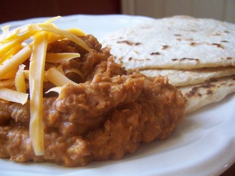 How to Make Homemade Refried Beans Meal Capsule, Canning Refried Beans, Taco Food, Homemade Refried Beans, Frijoles Refritos, Finders Keepers, Refried Beans, Side Recipes, Bean Recipes