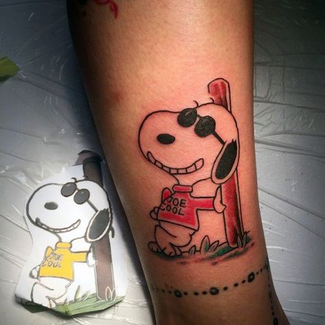 22 Best Tattoo Ideas for Men – Snoopy Tattoo Ideas Joe Cool Tattoo, Snoopy Tattoo Ideas, Joe Cool Snoopy, Cool Snoopy, Tricep Tattoos, Aces And Eights, Snoopy Tattoo, Snoopy Dog House, Texas Tattoos