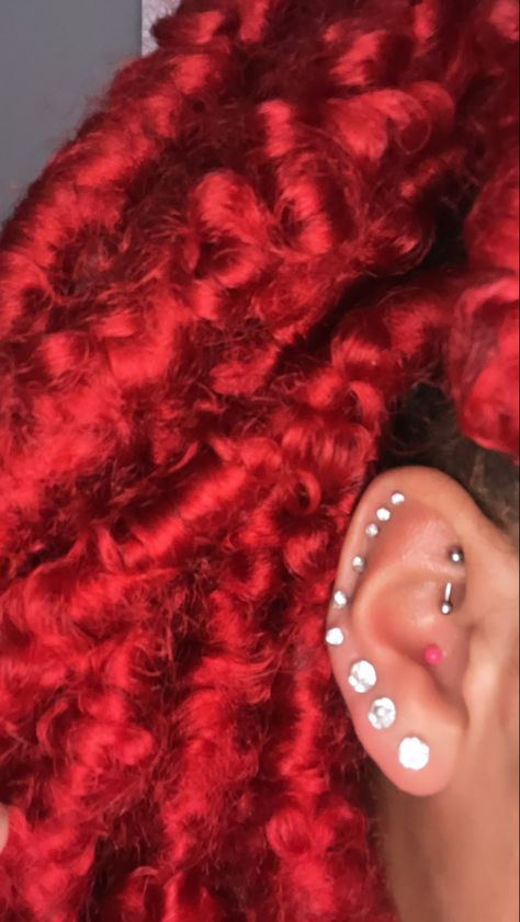 Whole Ear Pierced, Whole Ear Piercing, Face Tats, Smiley Piercing, Cool Ear Piercings, Pretty Ear Piercings, Face Piercings, Piercings For Girls, Cute Piercings