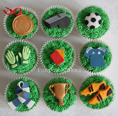 Fooball Ball Theme Cupcakes, Soccer Cupcake Ideas, Soccer Party Cupcakes, Soccer Ball Cupcake Cake, Rugby Cupcakes, Football Shaped Cupcakes, Cupcake Soccer Ball, Hunting Birthday Cakes, Soccer Cupcakes