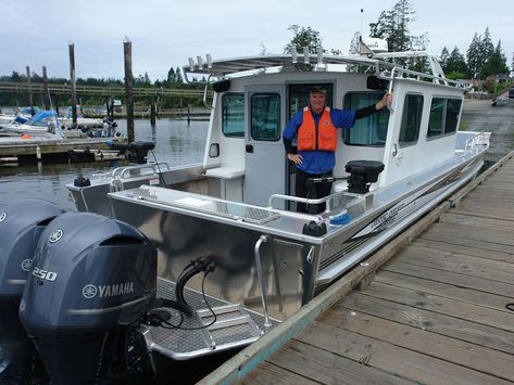 30' Sitka Landing Craft Cabin Aluminum Boat by Silver Streak Boats Deep Sea Fishing Outfit, Saltwater Fishing Gear, Utility Boat, Offshore Boats, Aluminum Fishing Boats, Fishing Waders, Landing Craft, Boat Safety, Fly Fishing Gear