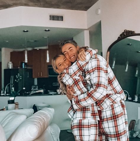 Teen Couple Christmas Pajamas, Cute Couple Christmas Pajamas Pictures, Vsco Christmas Couples, Bf And Gf Christmas Pjs, Couple Picture In Front Of Christmas Tree, Christmas Pj Couple Pictures, Christmas Pics With Boyfriend, Cute Couple Pics Christmas, Cute Couple Christmas Pictures