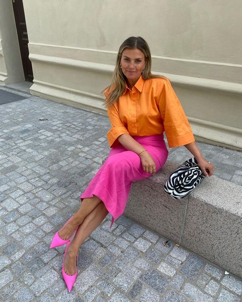 Orange Skirt Outfit, Color Combos Outfit, Color Blocking Outfits, Orange Outfit, Orange Shirt, Looks Chic, Pink Skirt, Mode Vintage, Colourful Outfits