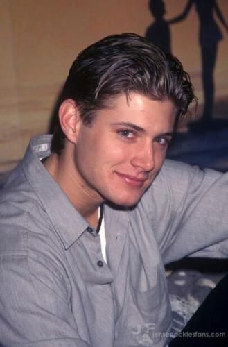 beyond cute. Pjo Dr, Supernatural Dean, Man Candy, Dark Angel, Destiel, Dean Winchester, Dream Guy, Jensen Ackles, Perfect Man