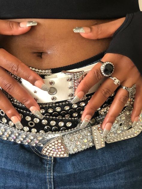 Denim And Chrome Outfit, Layering Belts Y2k, Sparkly Belt Outfits, Diamond Belt Outfit, Silver Belt Outfit, Y2k Fashion Skirt, Layered Belts, Nails Matching, Belts Aesthetic