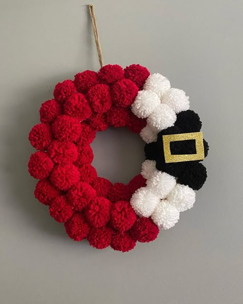 Pompom Christmas Wreath, Pom Pom Wreath Christmas, Pom Pom Crafts For Adults, Christmas Crafts Baby, Pompom Wreath Christmas, Pom Pom Christmas Wreath, Christmas Pom Pom Wreath, Christmas Pom Pom Crafts, Knitting Doll