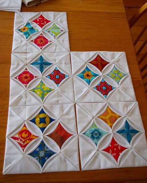 Cathedral Windows Quilt Cathedral Quilt, Cathedral Window Quilt, Window Quilts, Colchas Quilting, Window Quilt, Cathedral Window Quilts, Country Quilt, Patchwork Blocks, Cathedral Window