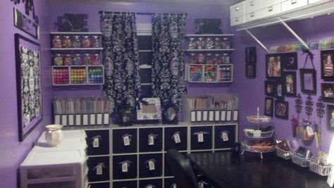 Craft room Purple Craft Room Ideas, Purple Craft Room, Stash Organization, Craft Room Inspiration, Shed Homes Ideas, Scrapbooking Organization, Craft Storage Drawers, Sewing Shed, Craft Room Desk