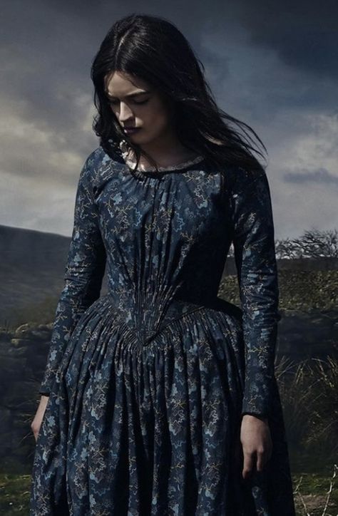 Photo © Vértigo Films Wuthering Heights Movie, Lady Jane Grey, 18th Century Women, Medieval Aesthetic, Jane Gray, Romantic Academia, Emily Bronte, Period Outfit, Jane Eyre