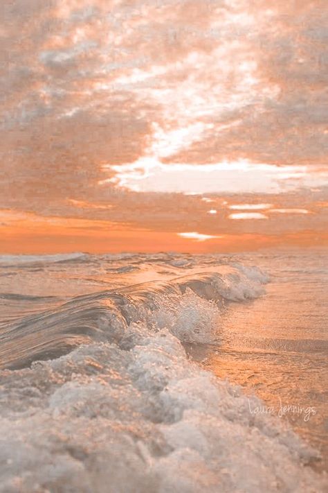 Orange Peach Aesthetic, Pale Orange Aesthetic, Peach Aesthetic Vintage, Ocean Art Painting, Hello Kitty Wallpaper Hd, Pastel Sunset, Peach Aesthetic, Aesthetic Light, Aesthetic Sunset