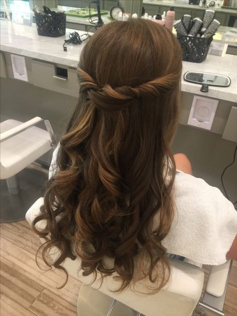 Bridesmaid hair :) Wedding Hairstyles Bridesmaid, Curly Wedding Hair, Easy Hairstyles For Medium Hair, Fotografi Digital, Prom Hairstyles For Long Hair, Hair Bridesmaid, Penteado Cabelo Curto, Easy Hairstyles For Long Hair, Wedding Hair And Makeup