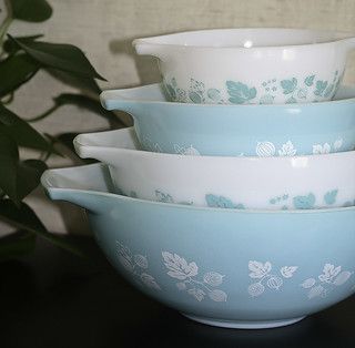 Pyrex JAJ Turquoise Gooseberry 440 Series | After a year and… | Flickr Pyrex Gooseberry, Pyrex Butterprint, Gooseberry Pyrex, Vintage Pyrex Dishes, Pyrex Dishes, Rare Pyrex, Pyrex Patterns, Vintage Pyrex Bowls, Pyrex Collection