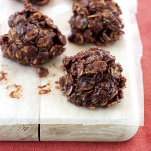 Clean Eating Desserts to Die For | Dark Chocolate and Oat Clusters | MyRecipes Oat Clusters Recipe, Health Baking, Oat Clusters, Clusters Recipe, Peanut Butter Roll, Clean Eating Desserts, Chocolate Oats, Recipes Baking, Baking Recipes Cookies