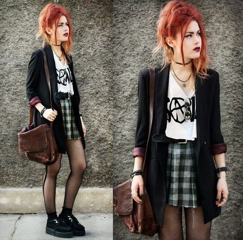 Grunge outfit ideas - how to get grunge look Clothes Grunge, Punk Chic, Rock Hairstyles, Look Grunge, Punk Rock Outfits, Vogue Editorial, Tokyo Street Fashion, Hipster Grunge, Run Dmc