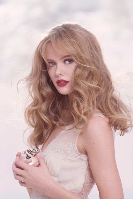 Cleopatra Beauty Secrets, Frida Gustavsson, Power Bi, Office 365, Long Blonde, Red Lipstick, Health And Beauty Tips, Blonde Highlights, Beauty Secrets