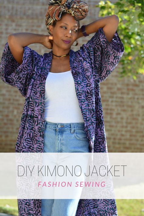 Quick and easy diy fall kimono coat. No pattern required and a super simple sewing project to make in your favorite fabric. It's perfect in cooler months and roomy enough to layer. Breezy in warmer months. Make a great beach coverup or belt it closed to worn as a dress or coat | Thriftanista in the City #StickItToLint ad Kimono Jacket Pattern, Kimono Diy, Fall Kimono, Kimono Sewing Pattern, Diy Kimono, Diy Fashion Trends, Kimono Style Jacket, Mode Kimono, Kimono Coat