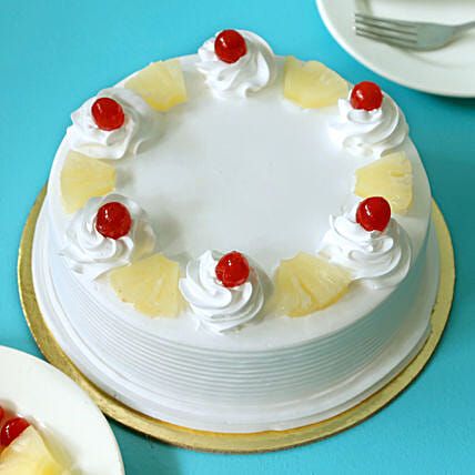 Top 10 Cakes for Birthday Celebration Pineapple Cake Decoration, Pineapple Cake Recipe, Cake Recipes Easy Homemade, Simple Cake Designs, Eggless Cake, Homemade Cake Recipes, Caramel Cake, Pineapple Cake, Cake Delivery