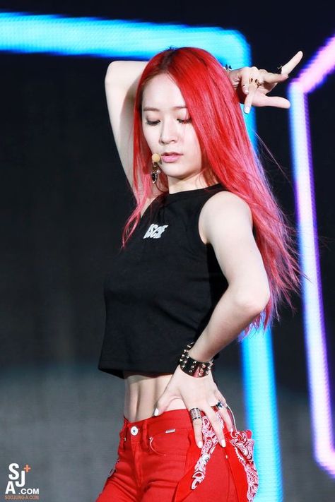 Krystal from Rum Pum Pum Pum Era Krystal Fx, Motivasi Diet, Abs Women, Body Inspiration, Girl Day, Girl Body, Body Goals, Korean Girl, K Pop