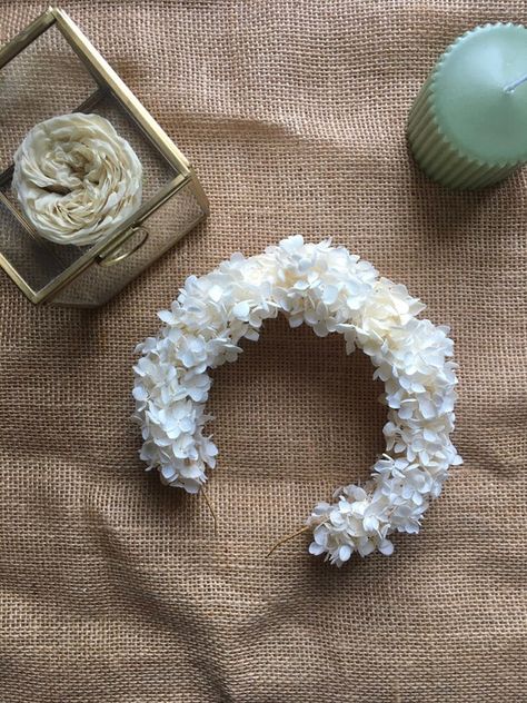 Miranda Kerr Hair, Boho Bridal Headband, Gold Wedding Accessories, Rustic Wedding Accessories, White Flower Crown, Flower Girl Hair Accessories, Boho Bridal Hair, Flower Tiara, Flower Hair Pieces