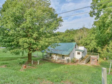 1576 Mount Holston Rd, Bluff City, TN 37618 Bluff City, Johnson County, Family Homes, Little Houses, Property Listing, Renting A House, Curb Appeal, Country House, Single Family