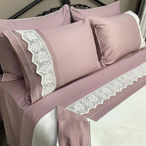 Crochet Bed Sheet, Bedsheets Ideas, Bedsheets Designs, Crochet Bedsheets, Draps Design, Crochet Bed, Bed Cover Design, Bow Pillows, Designer Bed Sheets