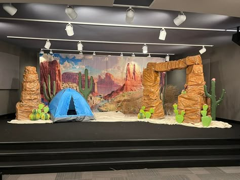 Wild West Crafts, Vacation Bible School Themes, Wild West Theme, Stage Ideas, Vbs Themes, Holiday Club, Wilde Westen, Vbs Crafts, Cowboy Birthday